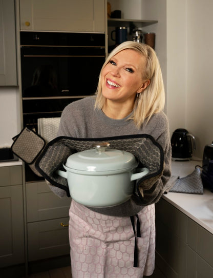 Double Oven Mitten